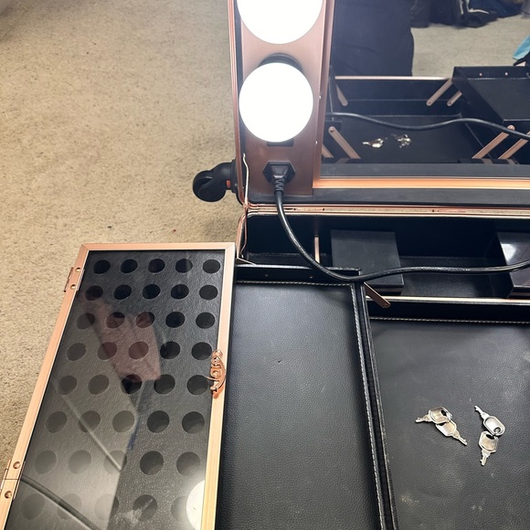 Impressions vanity XL slaycase travel/make up stand - Picture 6 of 13